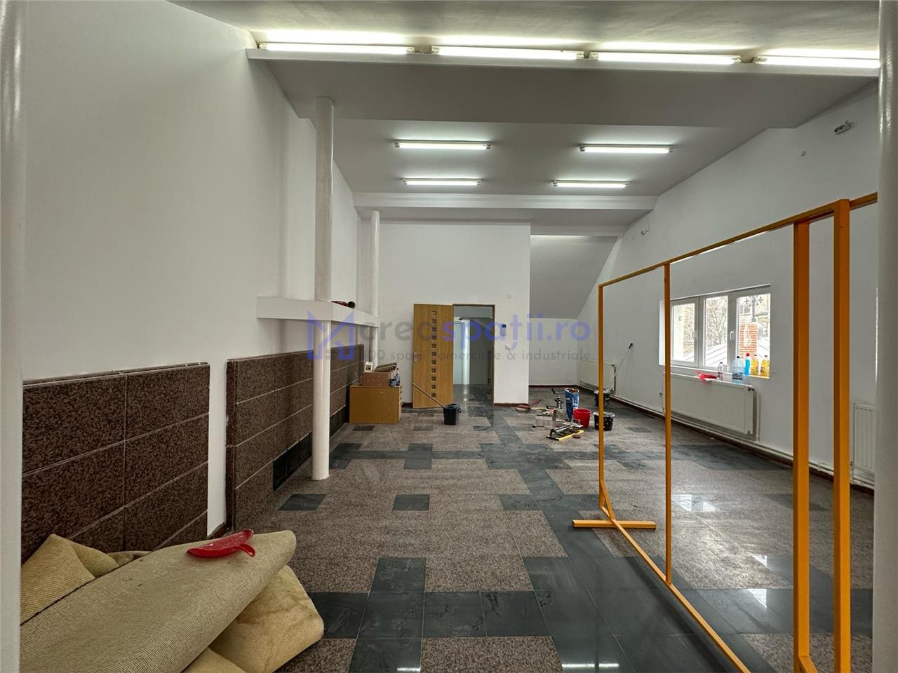 Inchiriere spatii comerciale, gradina, productie, de la 100mp la 250mp, centru, Armeana 20